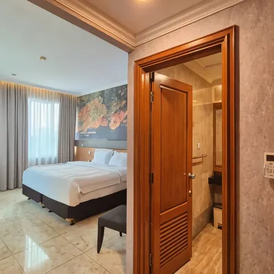 جييا مالوكو هوتل Hotels near ثامرين سيتي