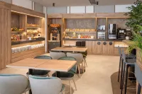 馬德里瓦耶卡斯拉加維亞B&B酒店 - 早餐