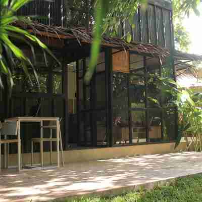 Kamia Tiny Rest House Hotel Exterior