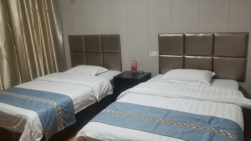 Jiangyin Snow Leopard Hotel