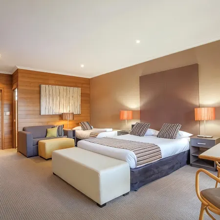 Sovereign Park Motor Inn