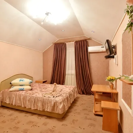 Gostinyij Dvor Majami Hotel