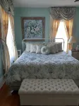 Victorian Spa EnSuite @ Nottingham PL, King Bed, Jacuzzi Near UVa-Wise & Main St - Homestays