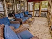 DuckUtopia-Pool/HotTub/Private Dock/0.3mi to Beach