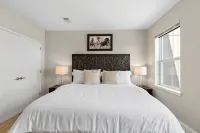 City Views 1BR Free-Parking- Close to NYC - Condos