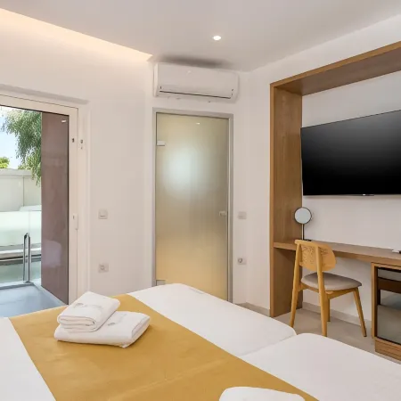 Tarra Apartments