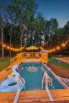 Near AtL, Pickleball, Golf, Pool, Karaoke, Tikibar, 1.25 Acre Private Retreat