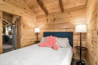 Serene Cabin Retreat on Picturesque Farm - 3-Star