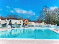 Studette 5 People in Monflanquin - Heated Swimming Pool, Parking & Free Wifi
