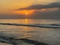 Spacious 5-bedroom house on Mustang Island with private beach access.Sleeps 11