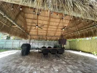 Singer Island 4 bedrooms heated pool only steps away from our beautiful beach - Homestays