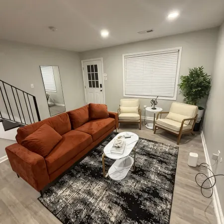Uptown Modern Escape - 4bd/2ba