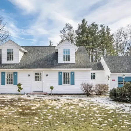 Stylish Mid-century Modern Berkshires Cape