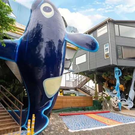 Peak Tree House