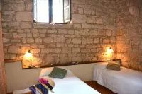 Dimora siciliana, giardino, piscina, wi-fi gratuito,orto biologico