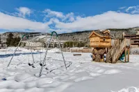 Huge, Comfy Condo with Panoramic Views in the Middle of Keystone Fun!