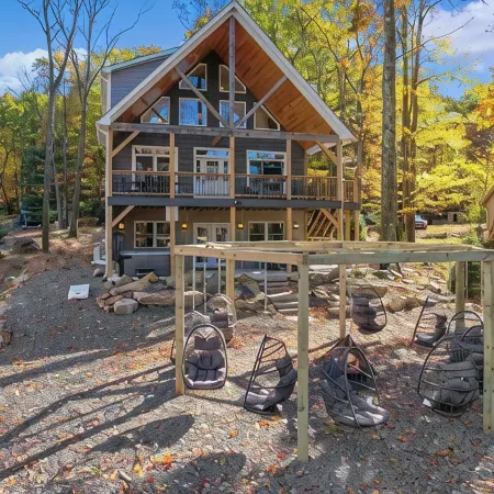New Modern Luxury Lakeview Haven: Lake Access,HotTub, Game Room, FirePits, Ski