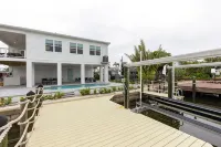 New Build Modern Beach Beauty on Canal with Heated Pool 150 Yds to Beach Access - Boutique