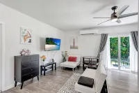 SPACIOUS STUDIO, WASHER/DRYER, BACK YARD, BBQ