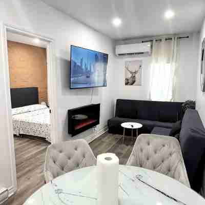 #203_Downtown One Bedroom Loft in with free parking Others