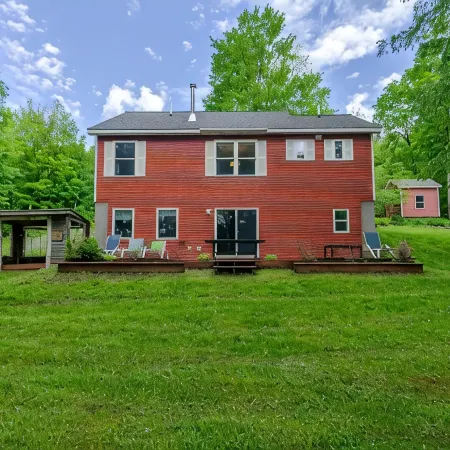 Lakefront Serenity in the Catskills near All Star Village