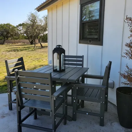 Beautiful views, 3 bedrooms, AC, pet friendly with fully fenced yard.