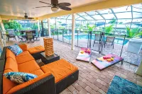 The Palm Tree  Waterfront -  Pool Home - Free Heated pool- Pool Table - kayaks