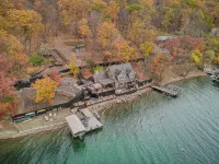 Lake House Retreat on Beautiful Canandaigua Lake Sleeps 12 - Country Houses