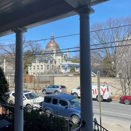 Charming Downtown 3rd Floor 1 Bedroom Apt