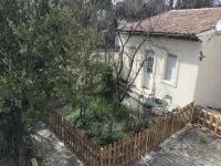 Small Detached House with Fenced Garden Area! All in Comfort! - บังกะโล