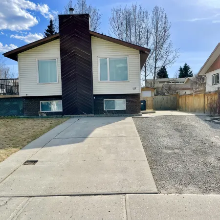 Spacious 4-BR Home near Jasper!