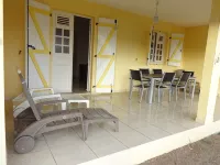 Large, well-equipped apartment in a villa 5 minutes' walk from the beaches Hotels in Sainte-Luce