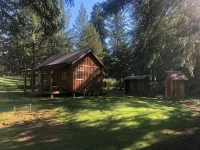 Tranquil cabin with WiFi in Brush Prairie