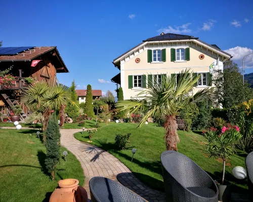 Vacation apartment in the Grisons Oberland Hotéis em Brigels