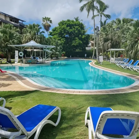 Beautiful 1BR in front of the beach with pool spa restaurant