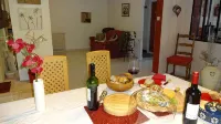 Spacious villa in theAude close to the sea, mountains, history and vineyards!