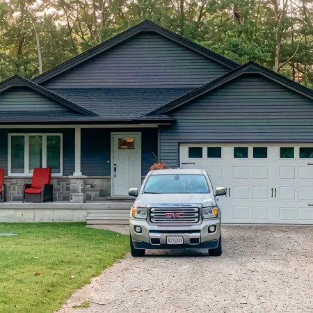 Sandalwood Cottage | Hot Tub | Walk to Beach | Firepit | Grand Bend & the Pinery