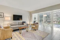 Couples Hideaway | Close to Everything | Short Walk to Beach