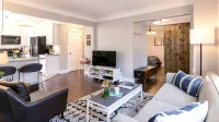 Gorgeous in Downtown Royal Oak! Designer Home, Perfect Reviews, 2 full baths! - Homestays