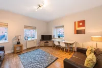 Comfortable 3 bedroom Apartment - Bungalow