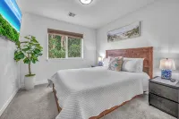 Seaside Riverfront Escape • HotTub • Walk to Beach - 4-Star