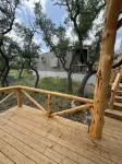 Unique Tilted Treehouse, Private Hot Tub, VIEW on acreage - WiFi