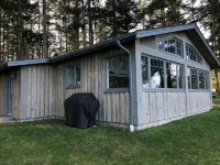 Adorable beach cabin within a few steps to a secluded beach!