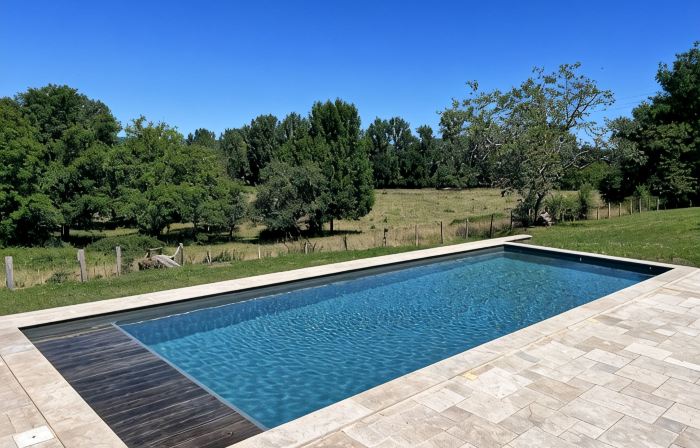 Manoir Avec Piscine à Deux pas de Montignac