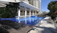 Hotel de France - Rooftop Pools