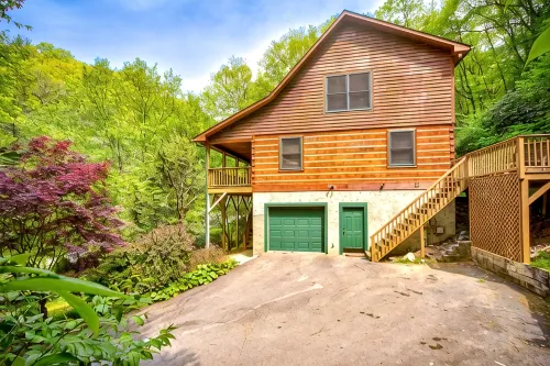 Closest cabin to Tweetsie. BEST Blowing Rock Location!  Hot tub & game room - Tiny Houses
