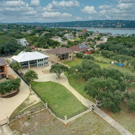 Spacious Lake Travis retreat with stunning views and huge gameroom!