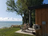 Peace of Beach, private 4 season cottage on beautiful shores of Door County - Country Houses