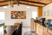 Cozy Up at a Nature Inspired Boutique Studio in the Trees - River Nearby