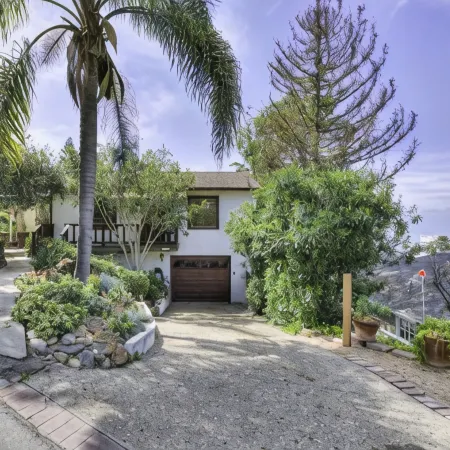 Ocean View Laguna Beach Cottage, Private Garden 700ft to 1000 Steps Beach Entry